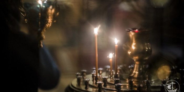 Когда в церкви ставишь свечку за здравие или упокой, это одна свеча - один человек?