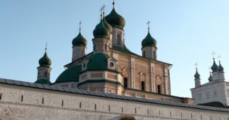 Мне 18, хочу уйти в монастырь. Как поступить?