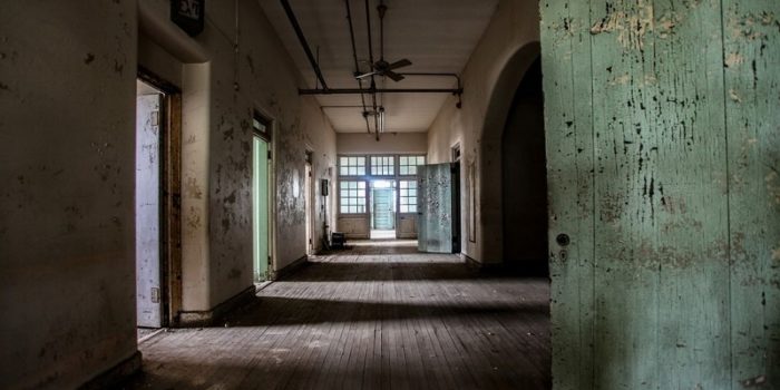 У бабушки слабоумие, положили в психбольницу, мучает совесть. Что делать?