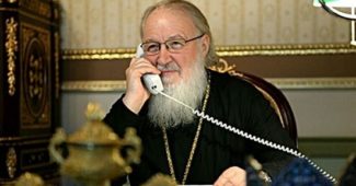 Святейший позвонил сестрам-сиротам в Хабаровске, взяв их под опеку