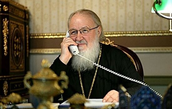 Святейший позвонил сестрам-сиротам в Хабаровске, взяв их под опеку