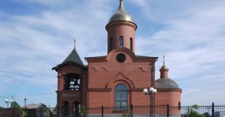 Молебен на месте, где будет восстановлен Свято-Троицкий Шадринский собор